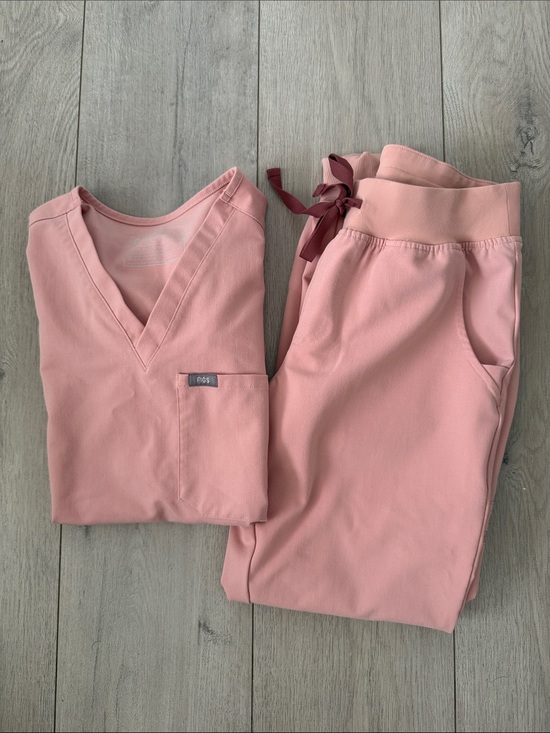 Figs Other - FIGS Pink Sand - V-Neck Top & Drawstring joggers